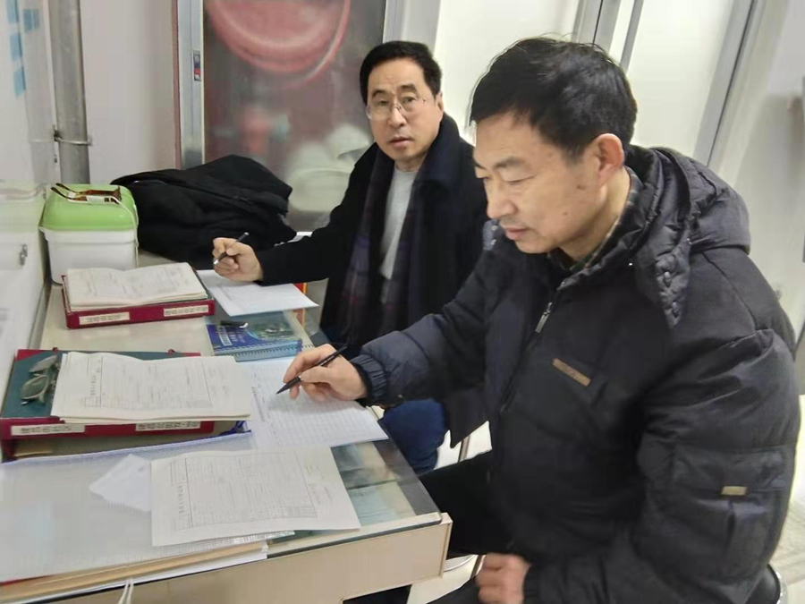 IN 烟台分公司党支部 协助社区进行新冠疫苗接种登记_副本.jpg