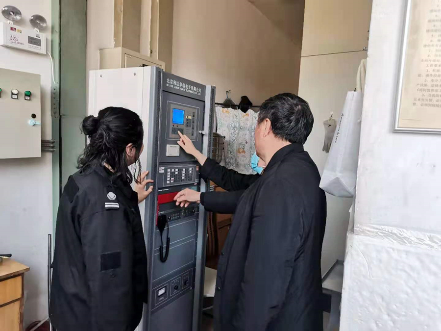 in 实业烟台分公司党支部入户安全检查 1_副本.jpg