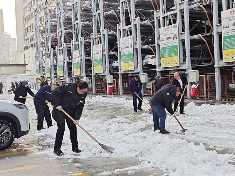 车库扫雪 2_副本.jpg
