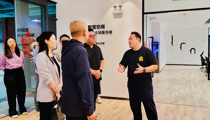 校企对接 参观叁旬 微信_副本.png