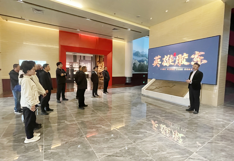 山东出版实业烟台分公司党支部开展 “传承红色基因,积蓄奋进力量”主题党日活动